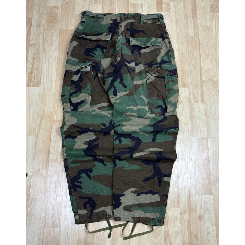 Vintage Military Pants / Hot Weather Woodland Camo / Size Small Short
